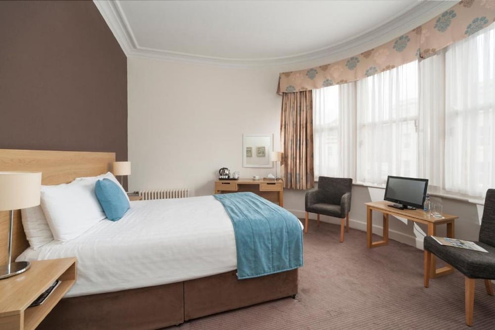 Torbay Hotel 8/38