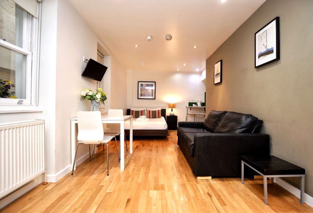 Princes Square Serviced Apartments 28/50