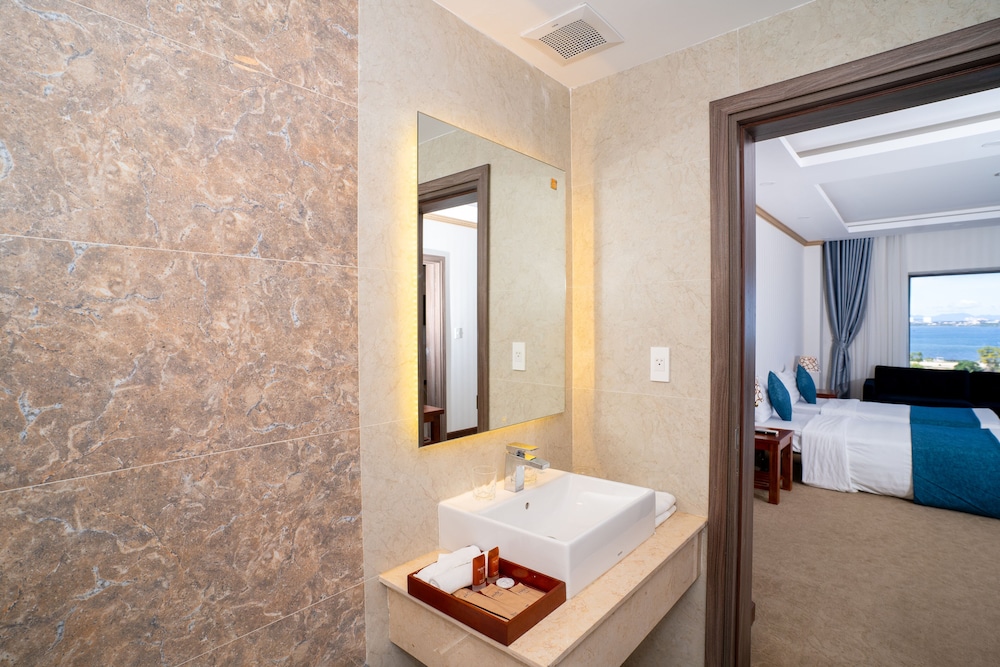 Navy Hotel Cam Ranh 48/50