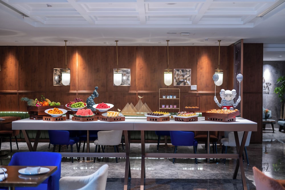 Novotel Shanghai Baoshan Jiusi 32/46