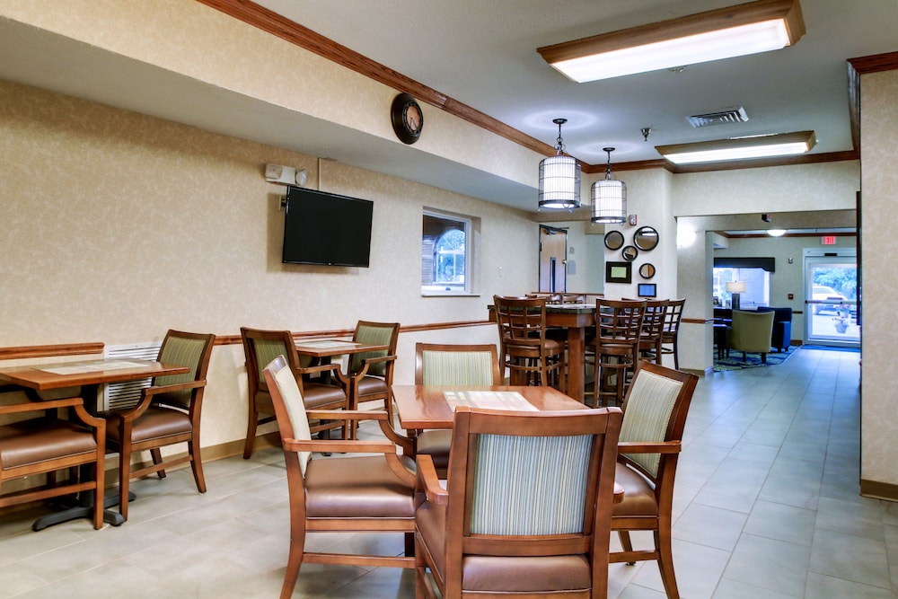Galesburg Inn and Suites 38/42