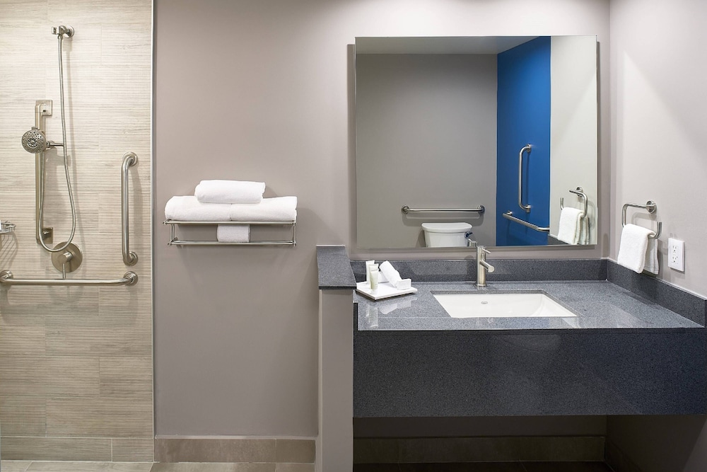 Fairfield Inn Suites Aguascalientes 10/35