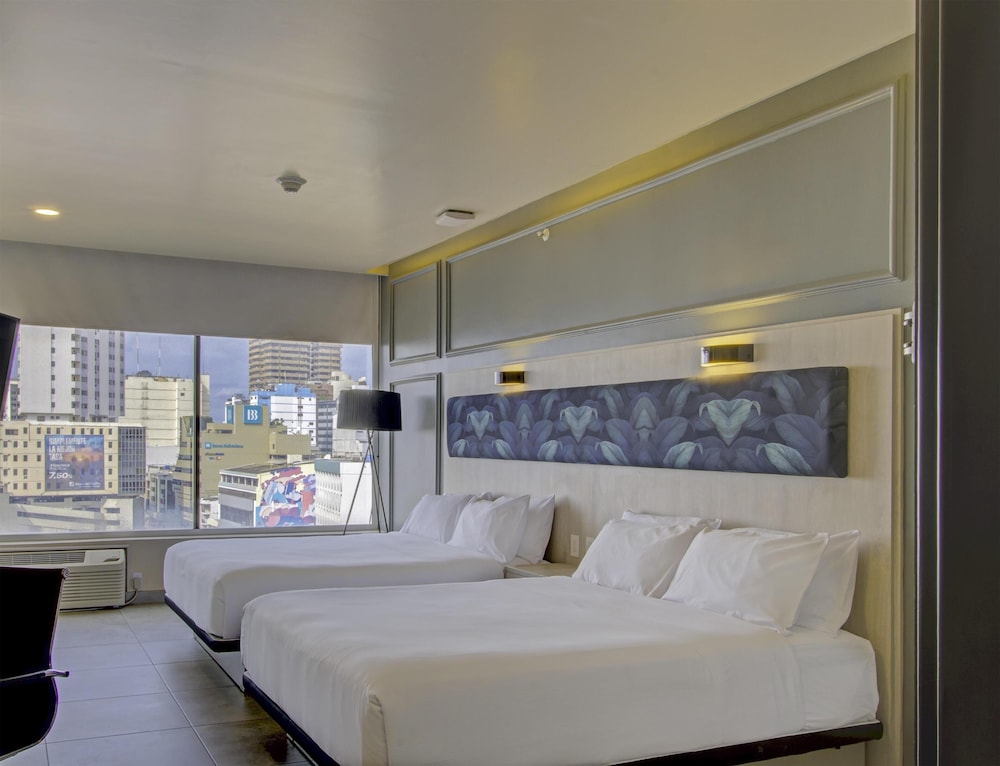 Premium, 2 Queen Beds, River Front