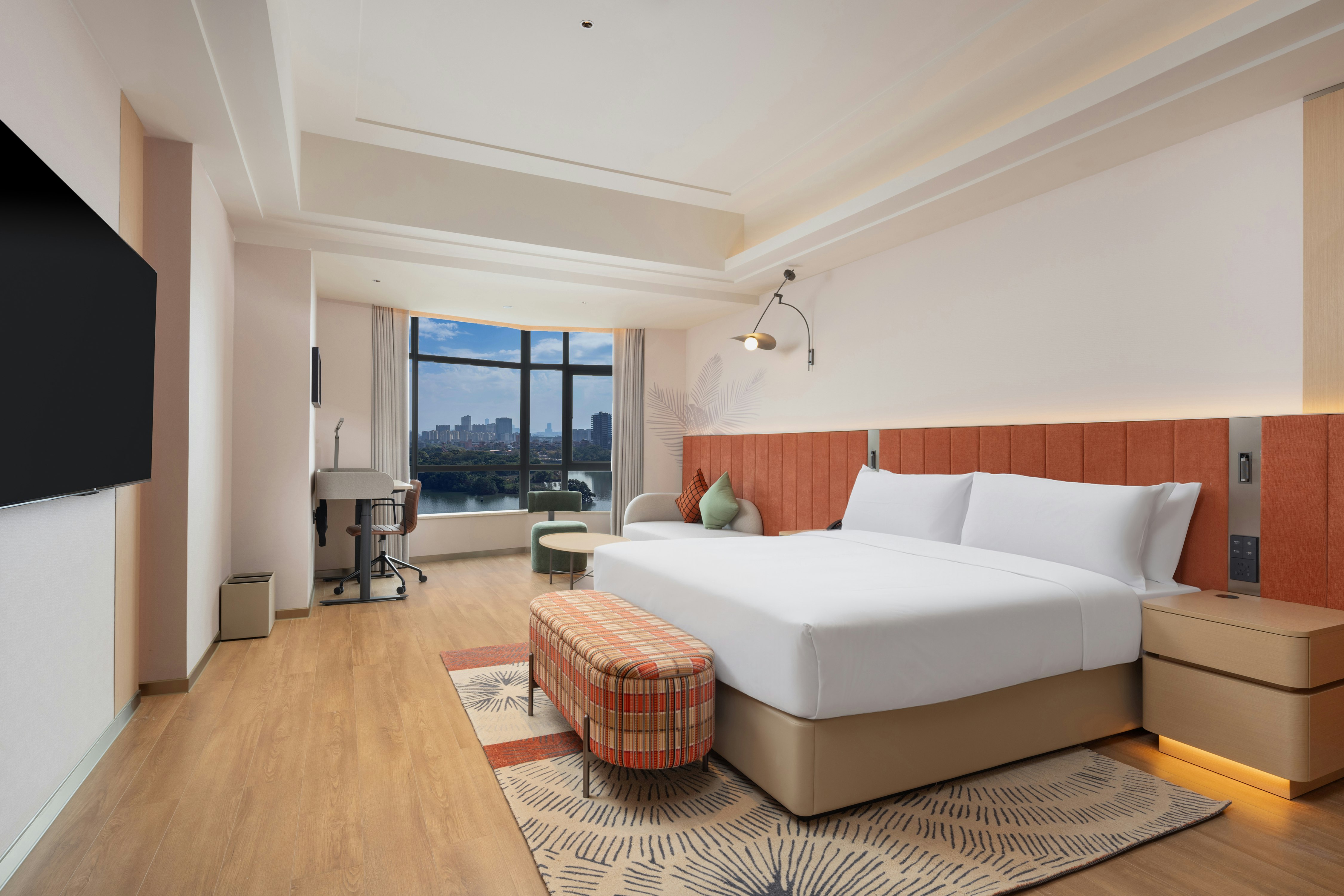DELUXE, SUITE, KING BED
