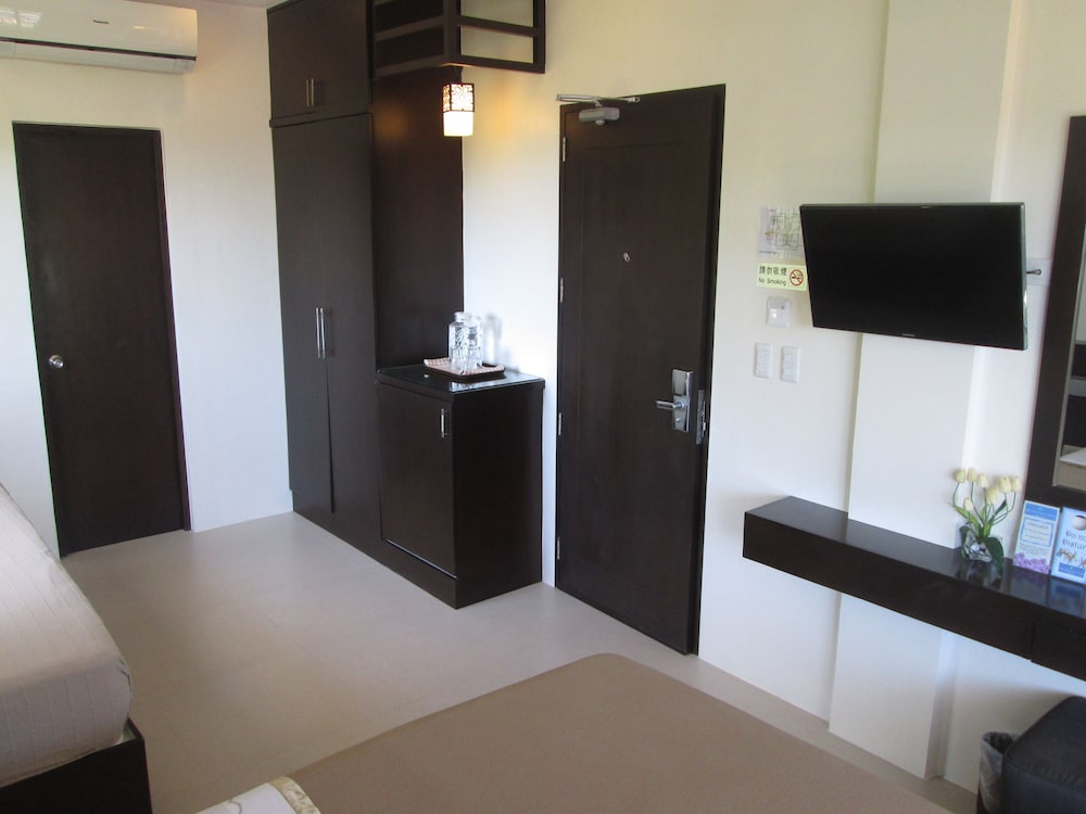 One Crescent Place Hotel 42/64