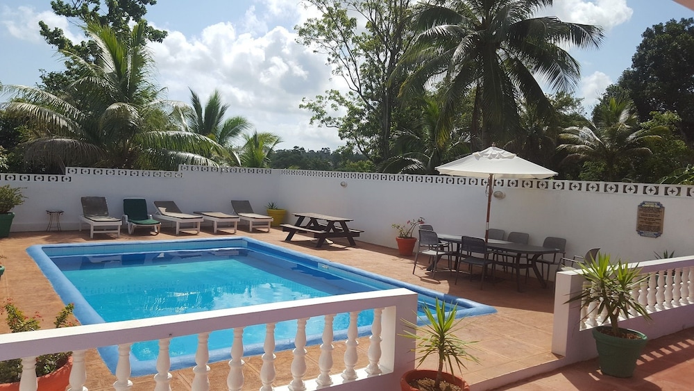 Ocho Rios Almond Tree Villas 13/16