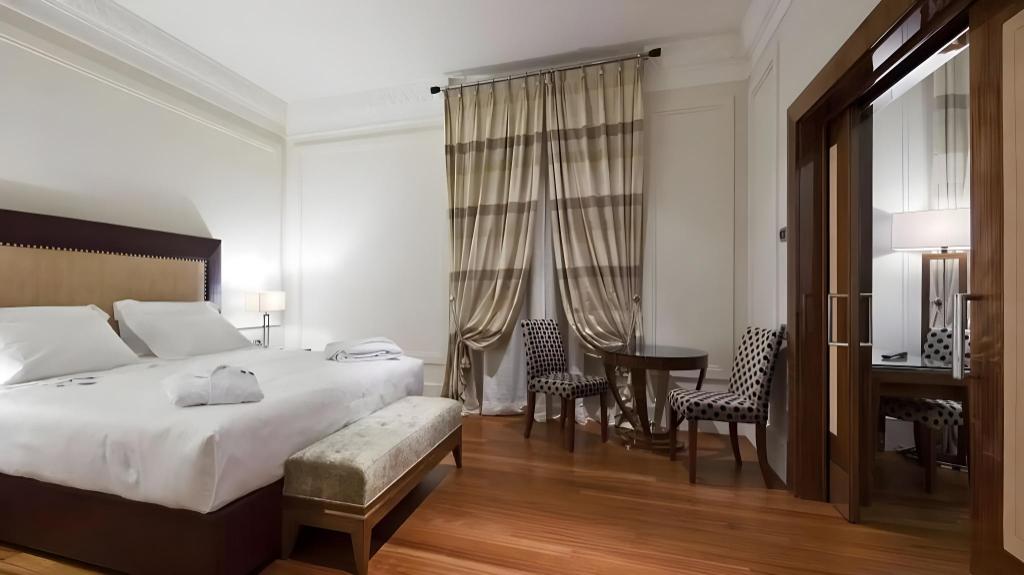 جناح بسرير مزدوج مع أريكة، UNAHOTELS Deco Roma 2/10
