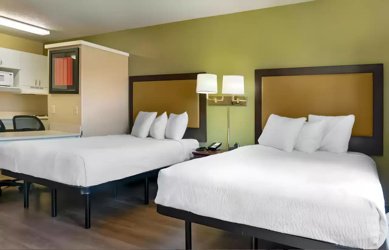 Efficiency, 2 Double Beds