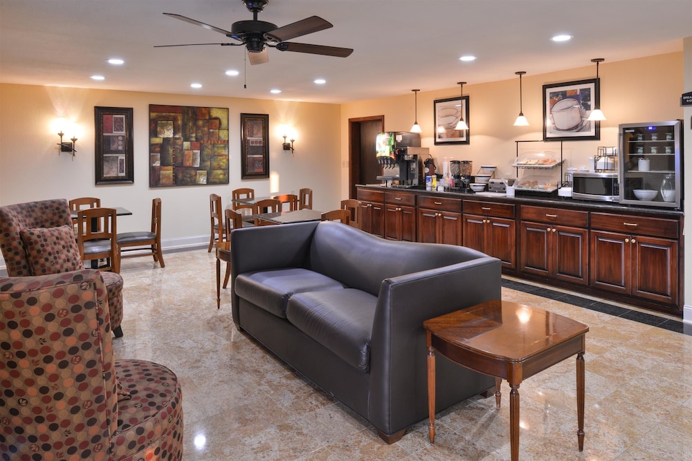 Americas Best Value Inn Tupelo Barnes Crossing 21/28