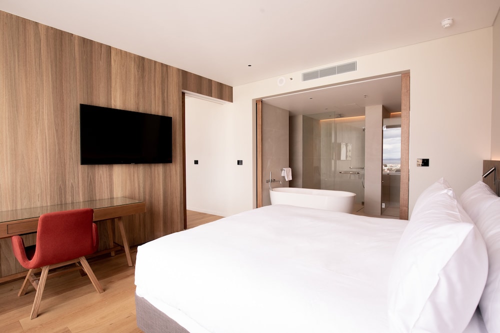 Crowne Plaza Hobart 16/73