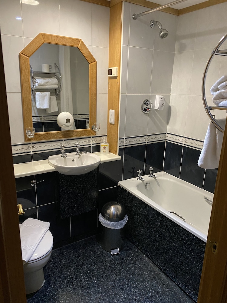 Bessemer Hotel 48/50