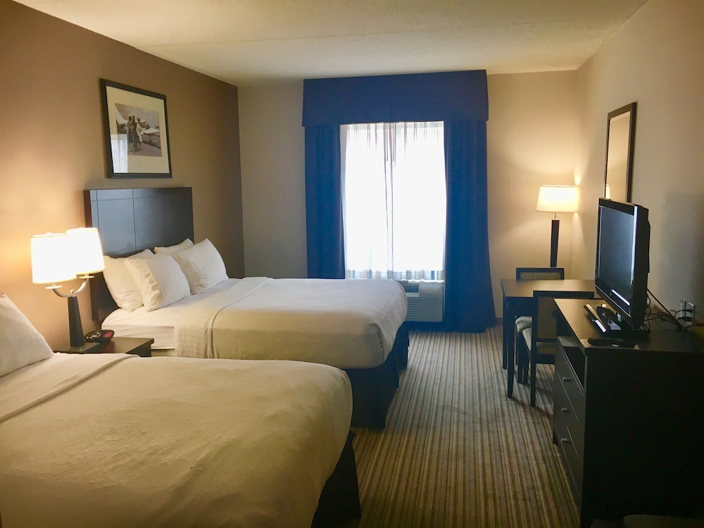 Holiday Inn Louisville Airport - Fair/Expo 20/57