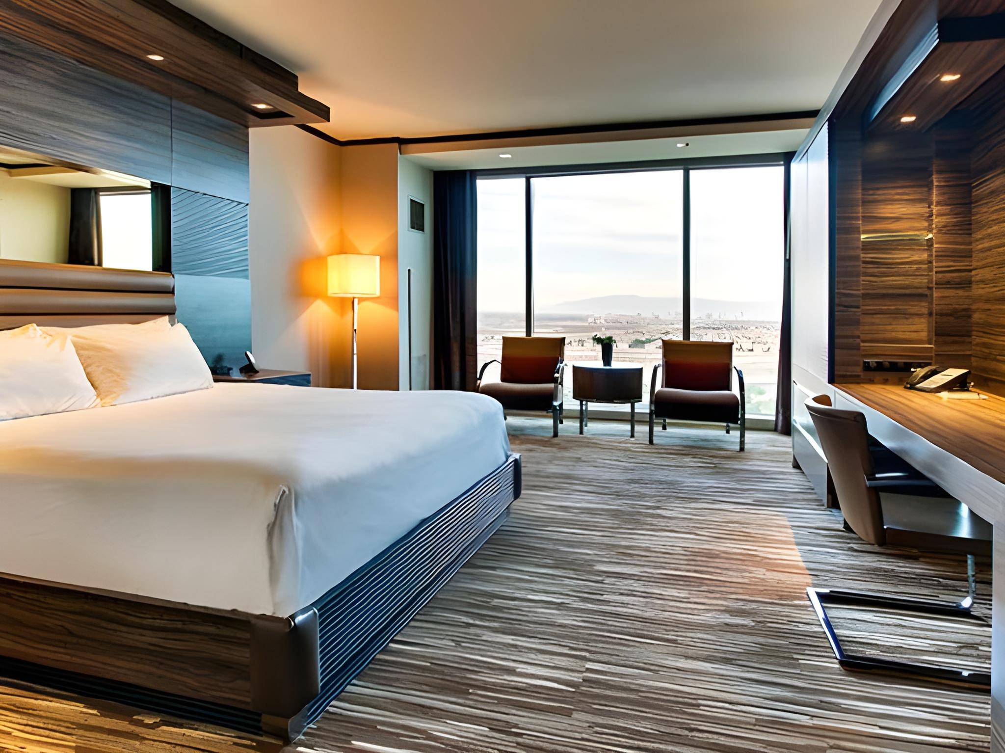 Resort, Strip View