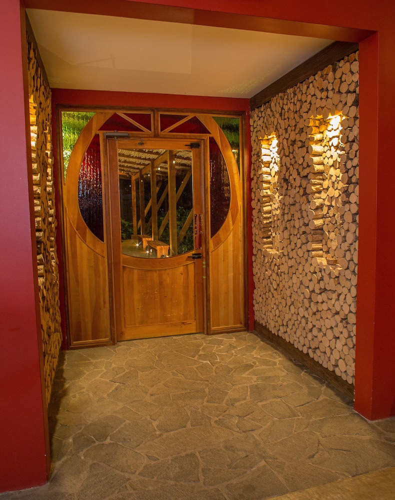 Chayote Lodge 10/50