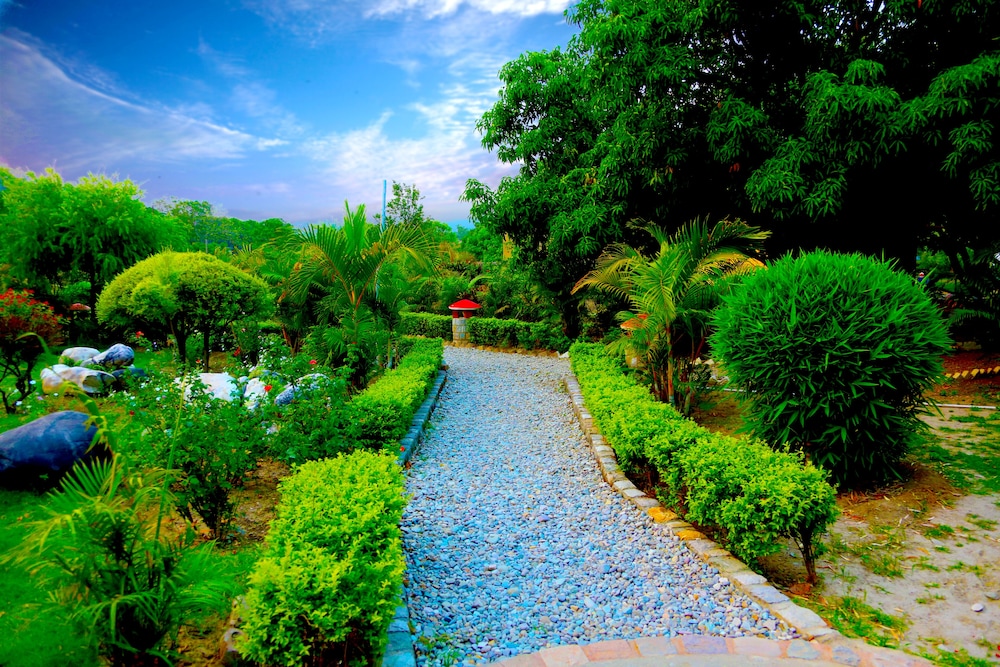 CORBETT WILD RESORT 39/50