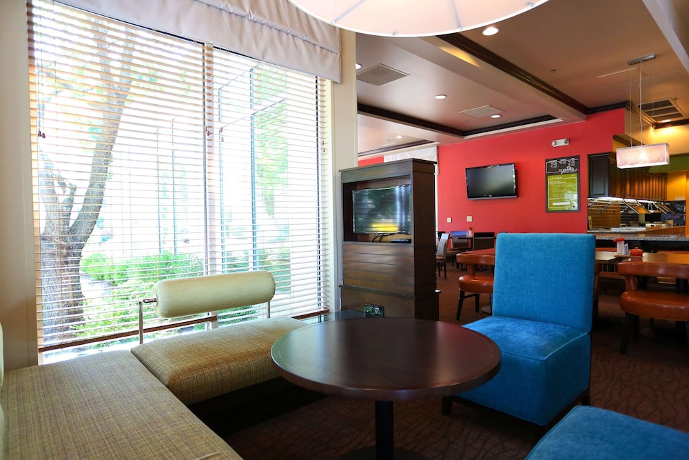 Hilton Garden Inn Bentonville Hotel 43/62