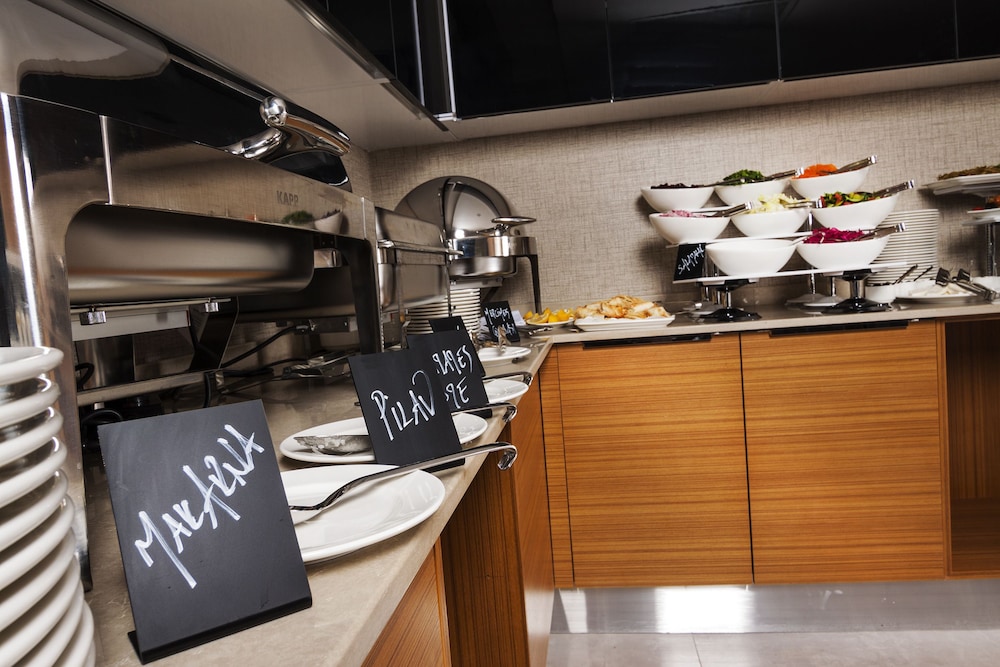 Majura Hotel 23/50