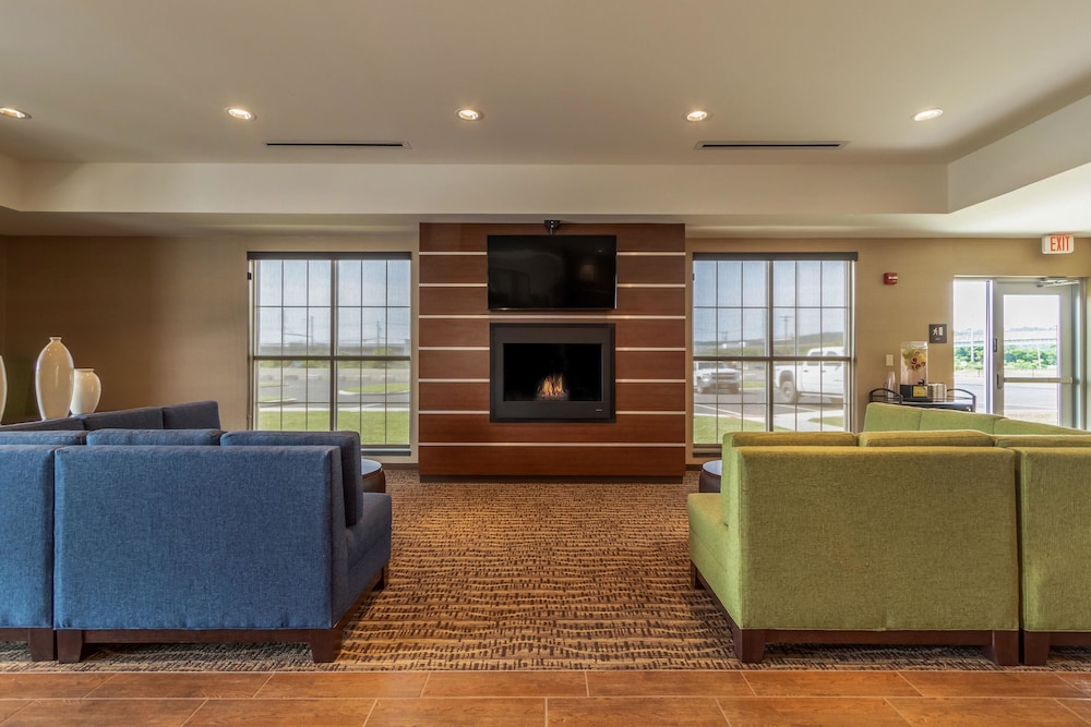 Comfort Inn & Suites - Harrisburg Airport - Hershey South 35/48