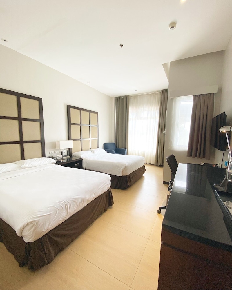 Avenue Suites Hotel 20/65