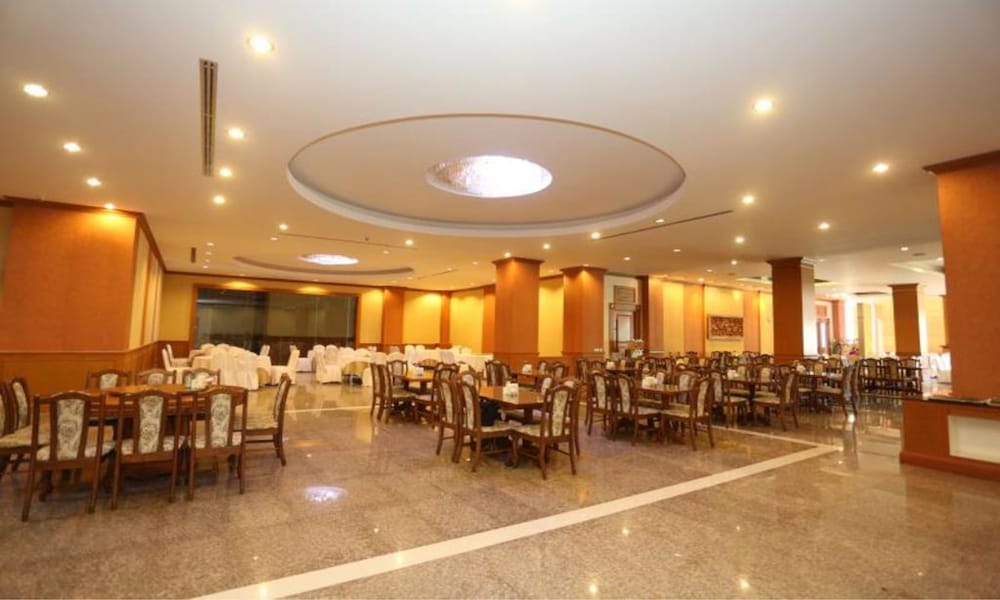 Arawan Riverside Hotel 46/65