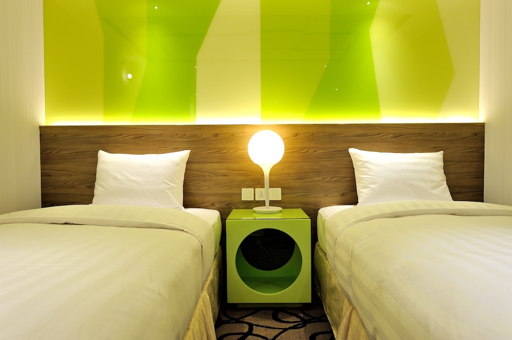 GREEN WORLD HOTEL ZHONGHUA 16/80