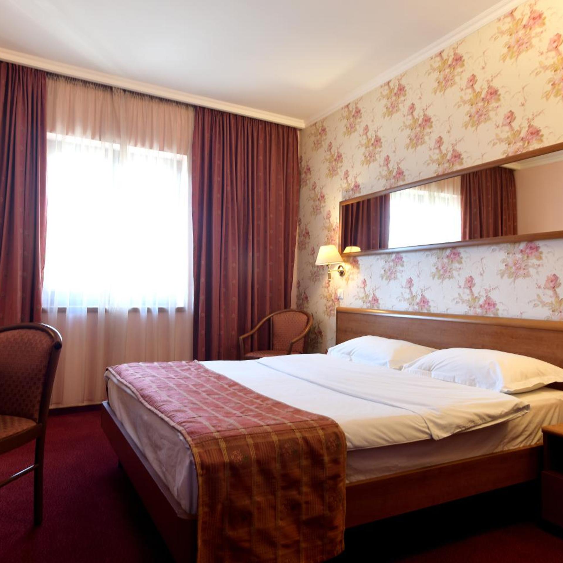 Room, Double Bed