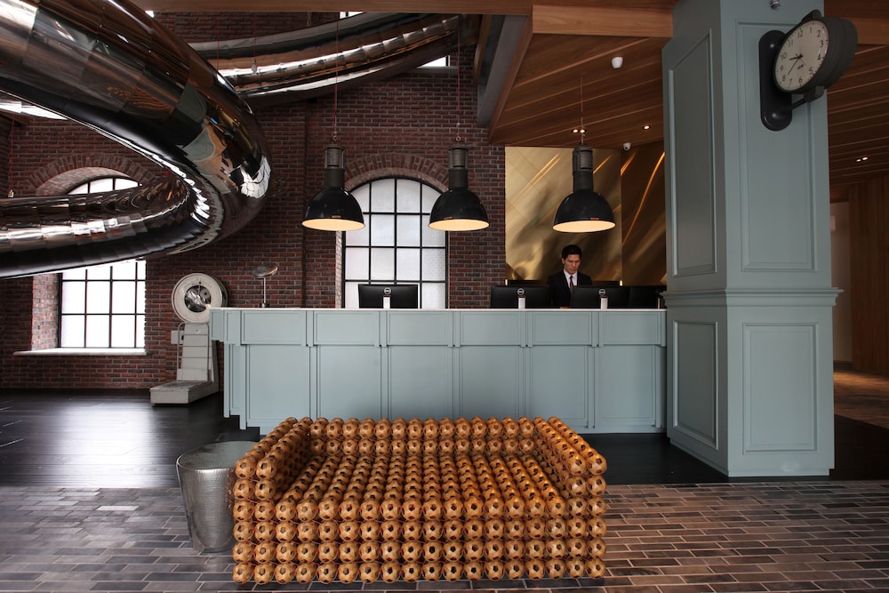 RedDot Hotel 2/50