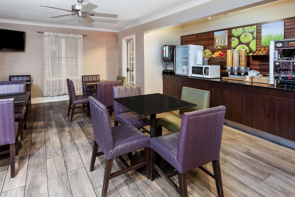 La Quinta Inn Laredo I-35 31/39
