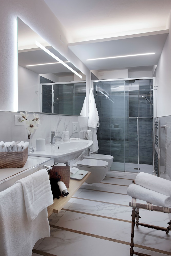 swimming pool spa