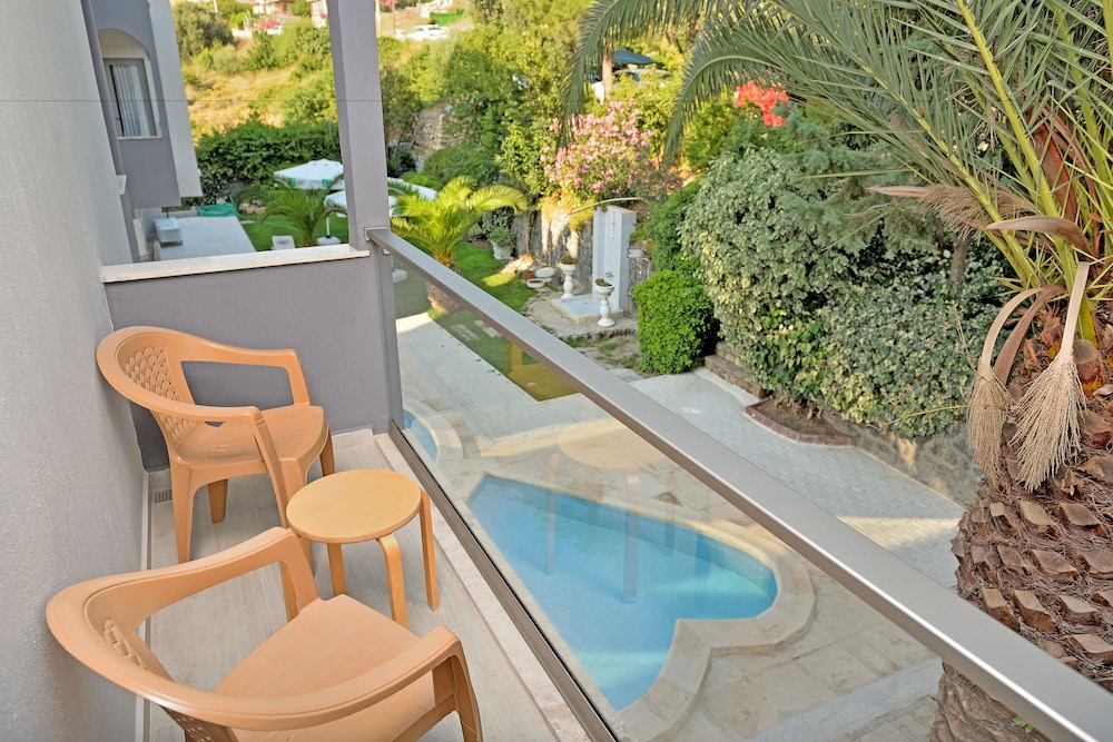 Calis Hotel 39/48