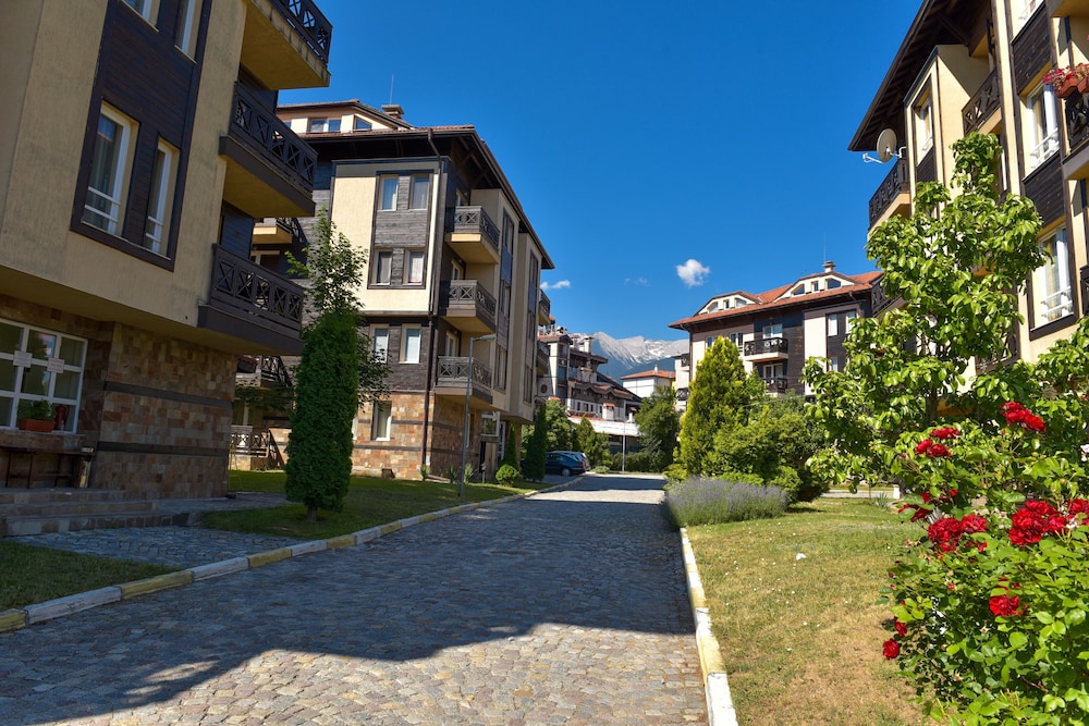 Bojur & Bojurland Apartment Complex 43/50
