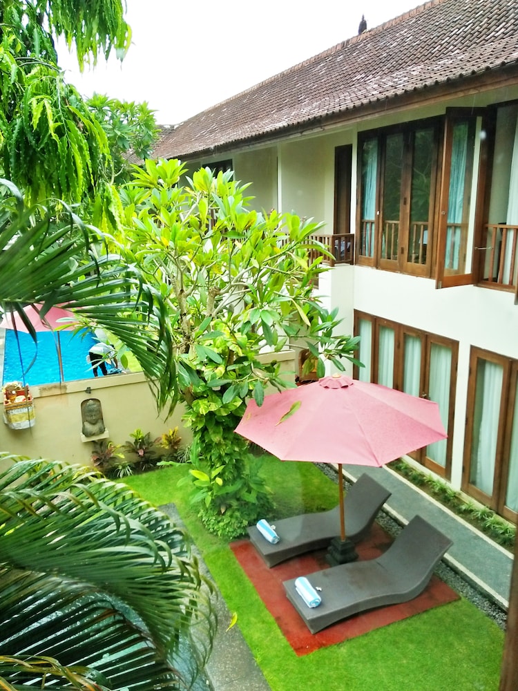 Sekuta Condo Suites 2/60