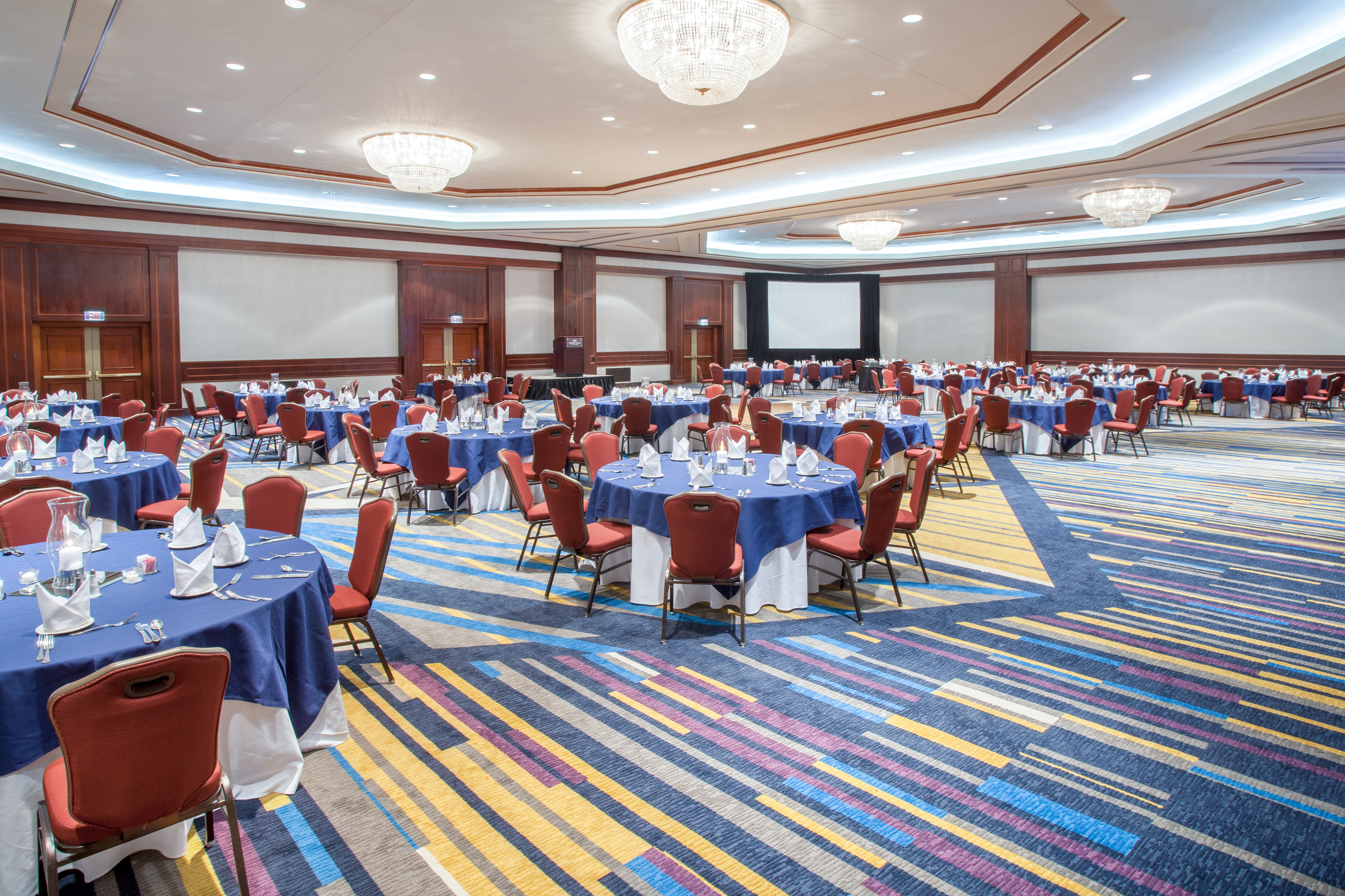 Crowne Plaza Springfield Convention CTR 68/77