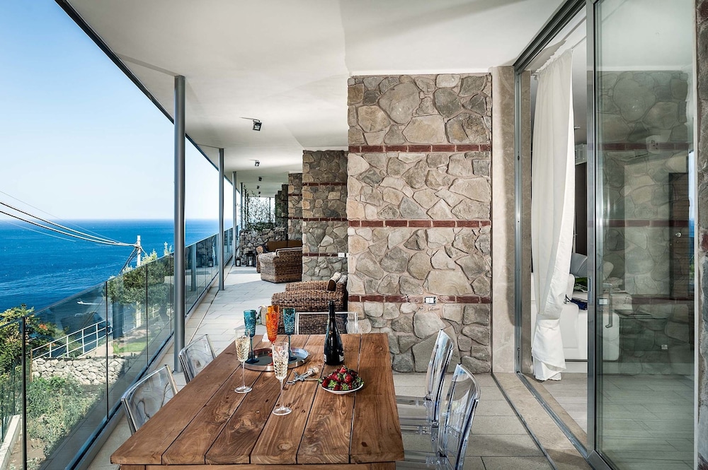 Isola Bella Infinity Suites 20/50