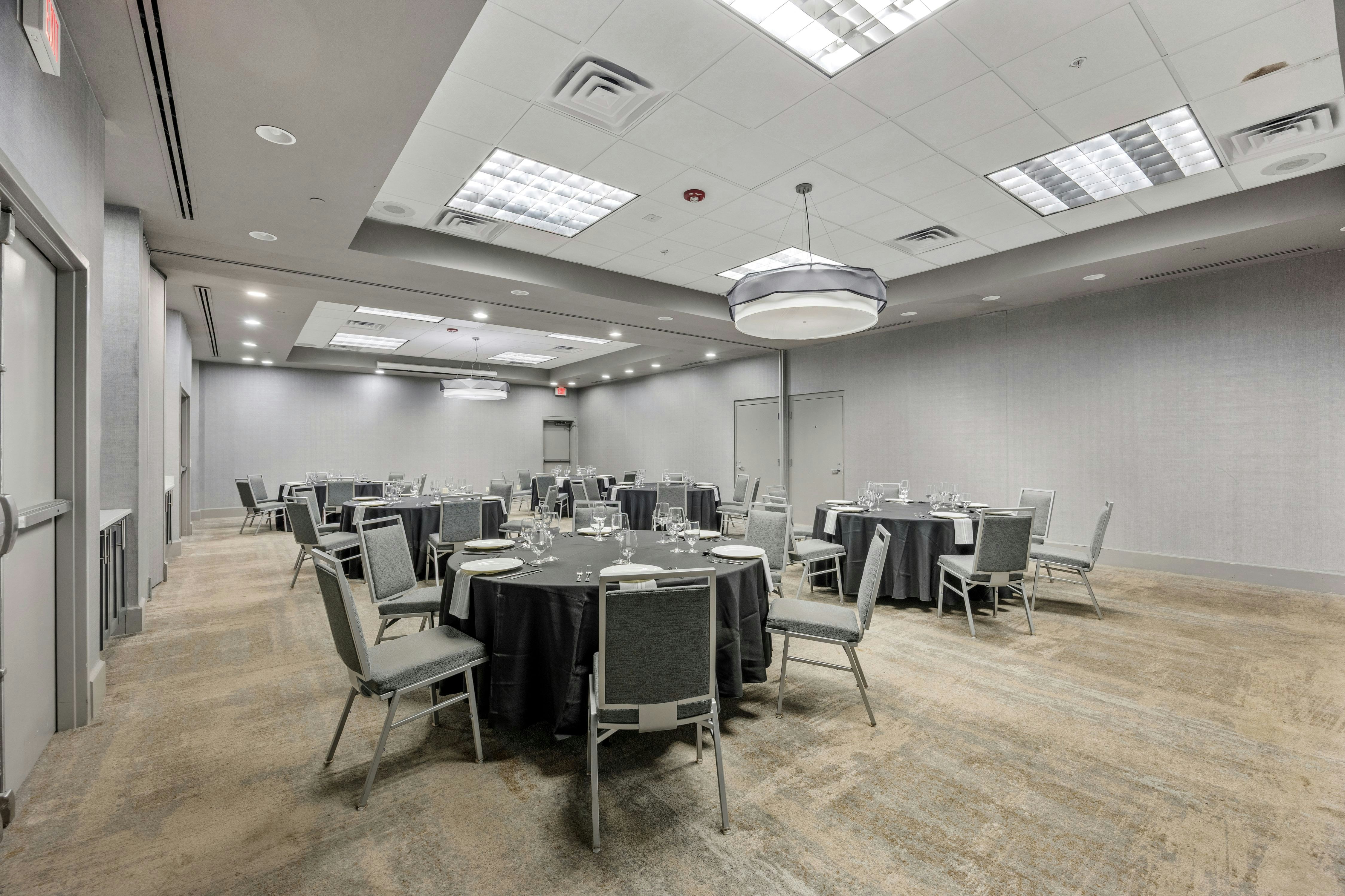 DoubleTree Suites by Hilton Hotel Huntsville South 28/36