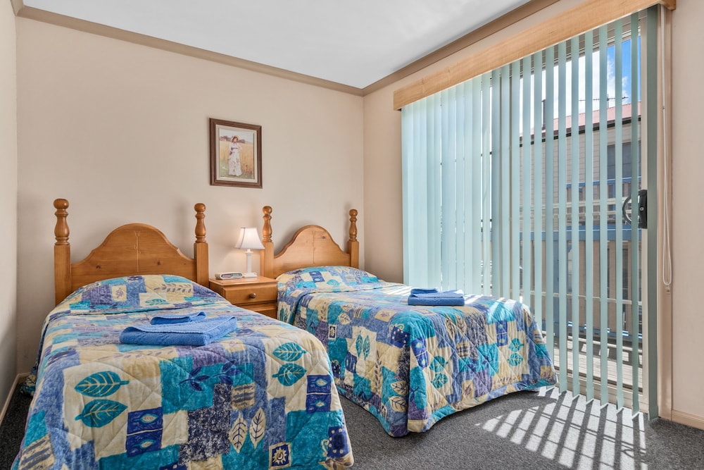 Amos House Swansea Ocean Villas 9/26