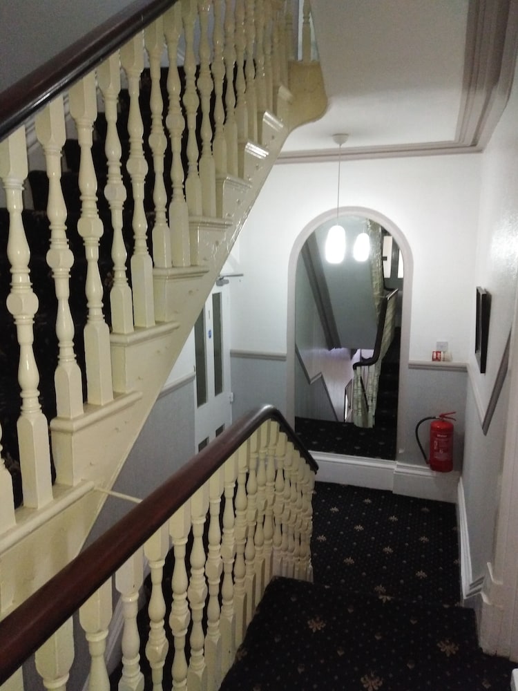 Tuxford House Hotel 21/34
