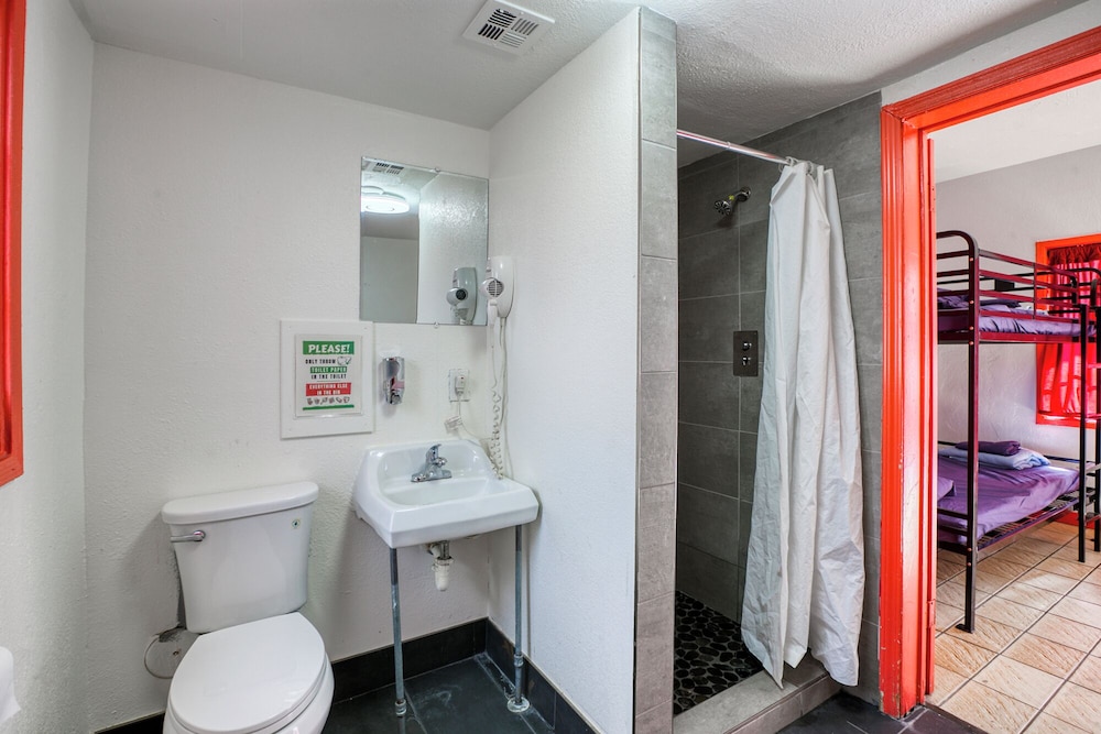 Sin City Hostel 48/50