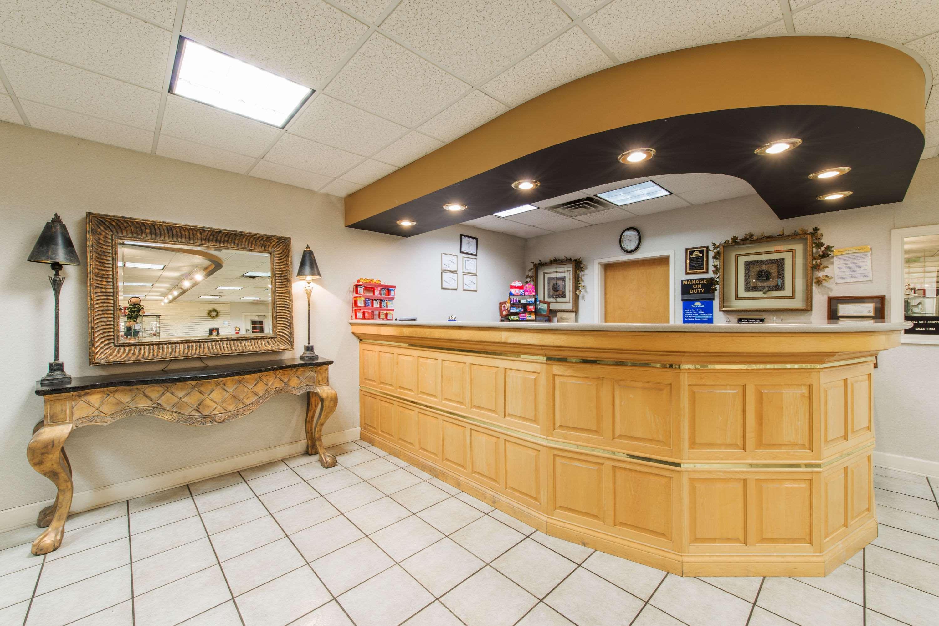 Days Inn by Wyndham Elizabethtown 1/16