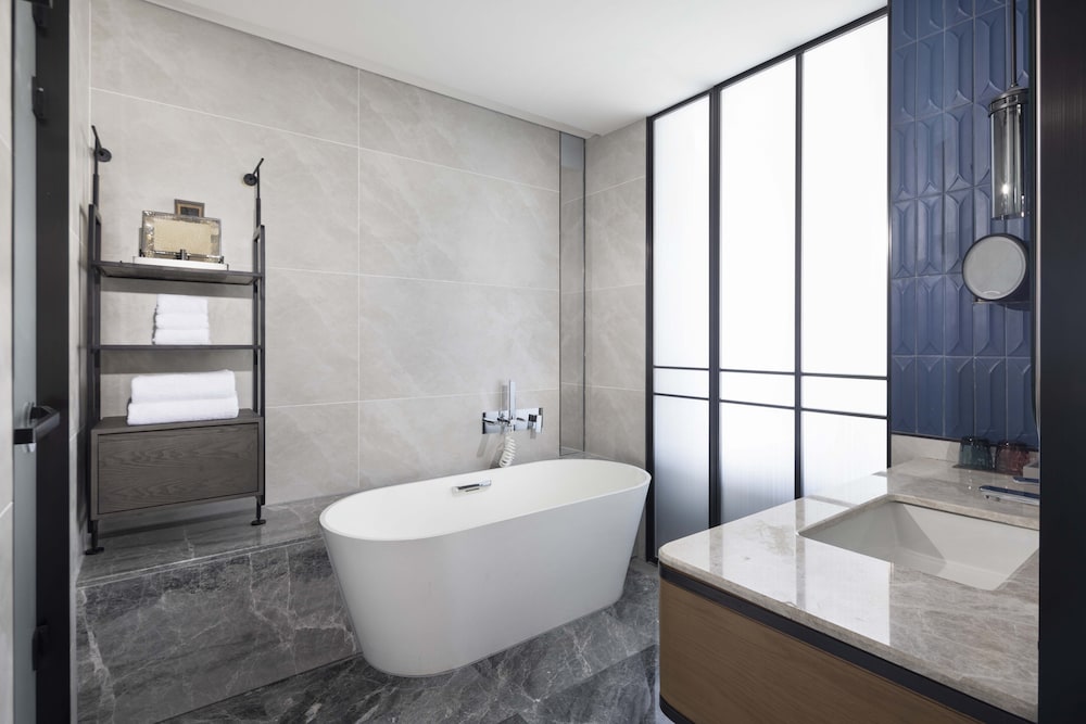 Sheraton Pujiang 38/40