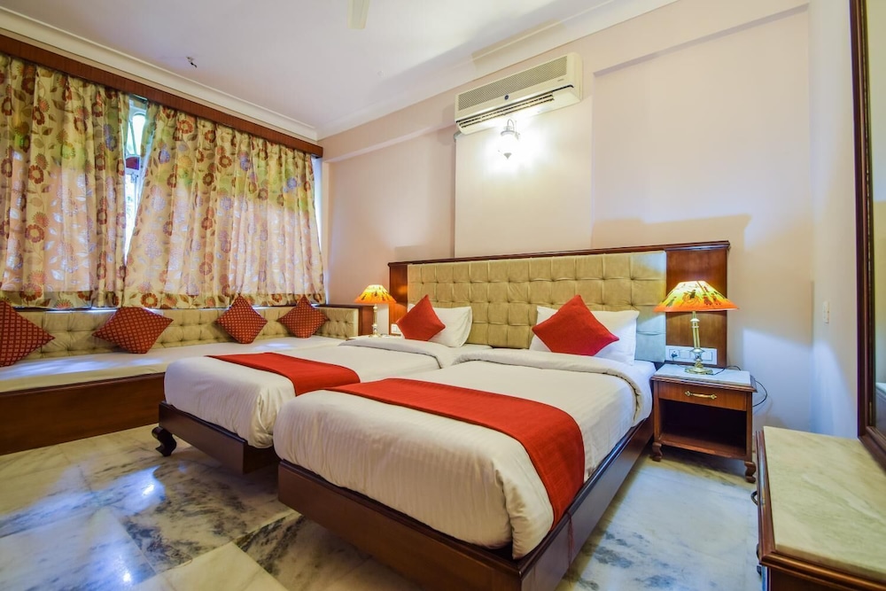HOTEL RAJ PALACE 10/50