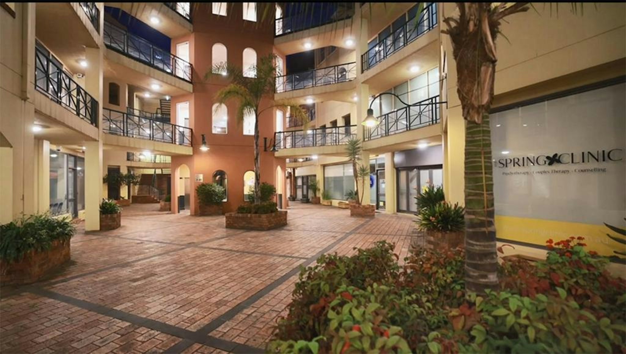 Carlton Clocktower Apartments 60/63