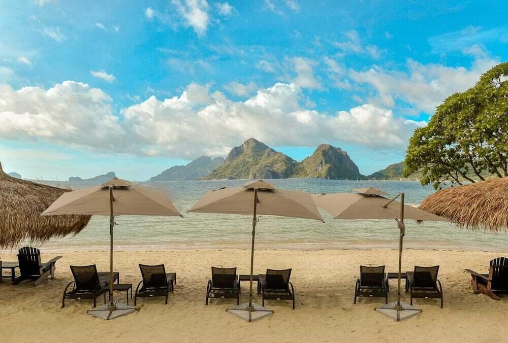 Las Cabanas Beach Resort 36/65