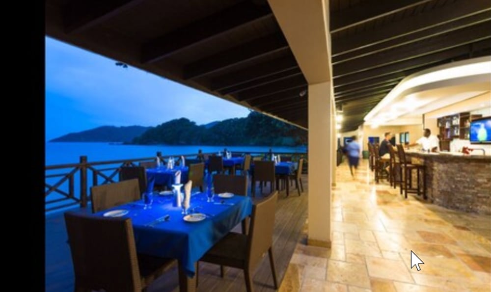 Blue Waters Inn 51/65