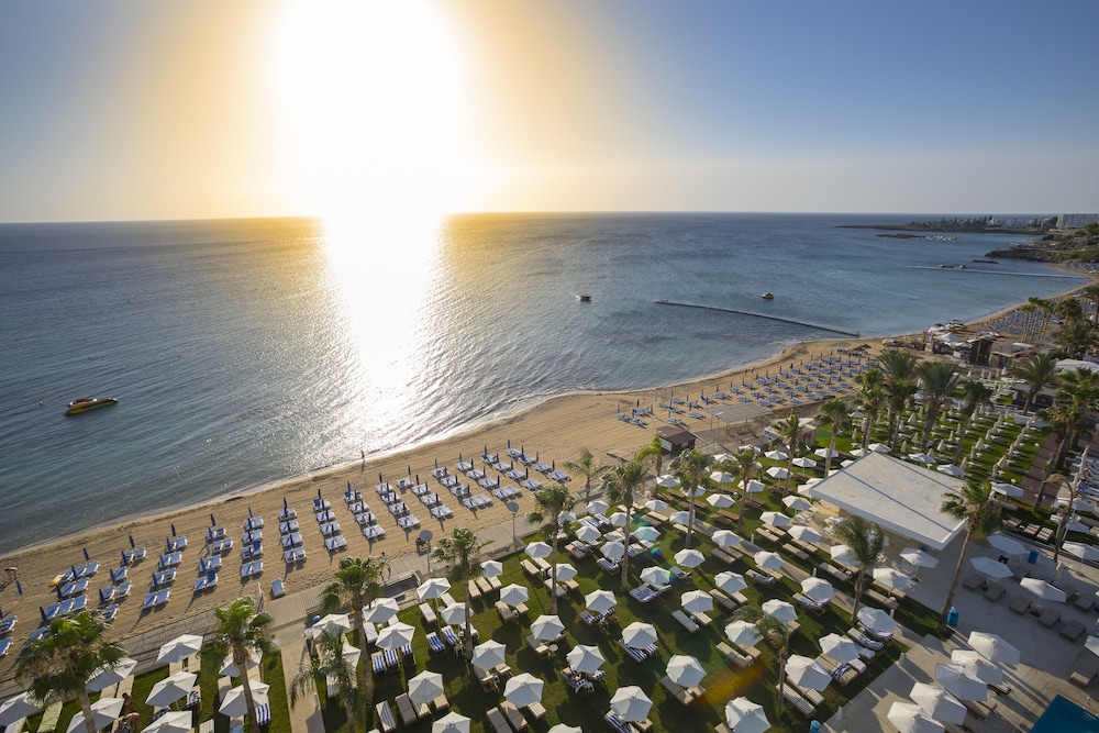 Constantinos The Great Beach Hotel 58/68