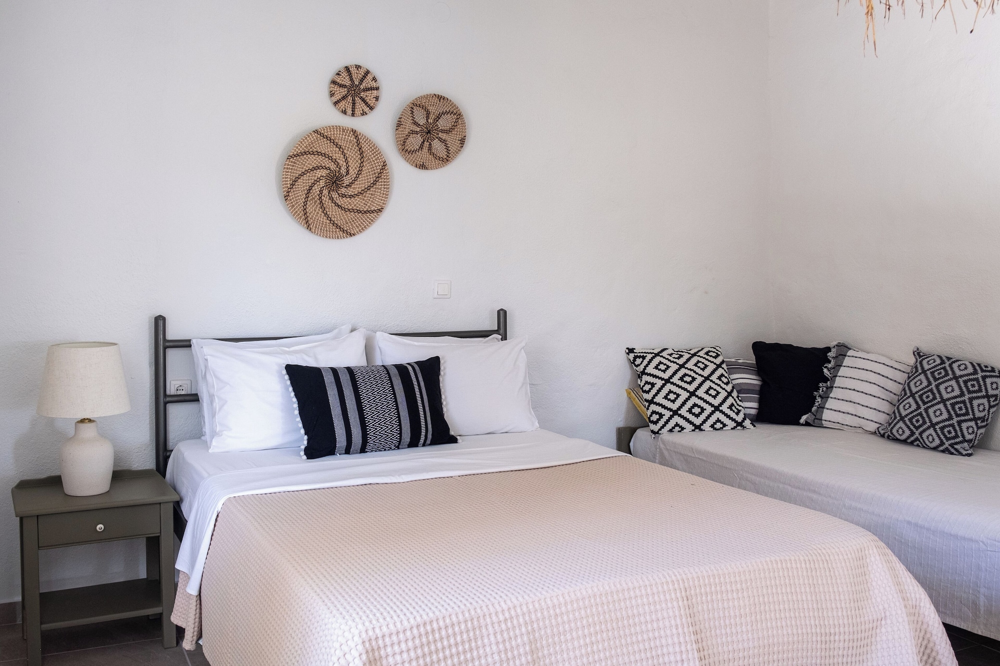1 BEDROOM, HOUSE