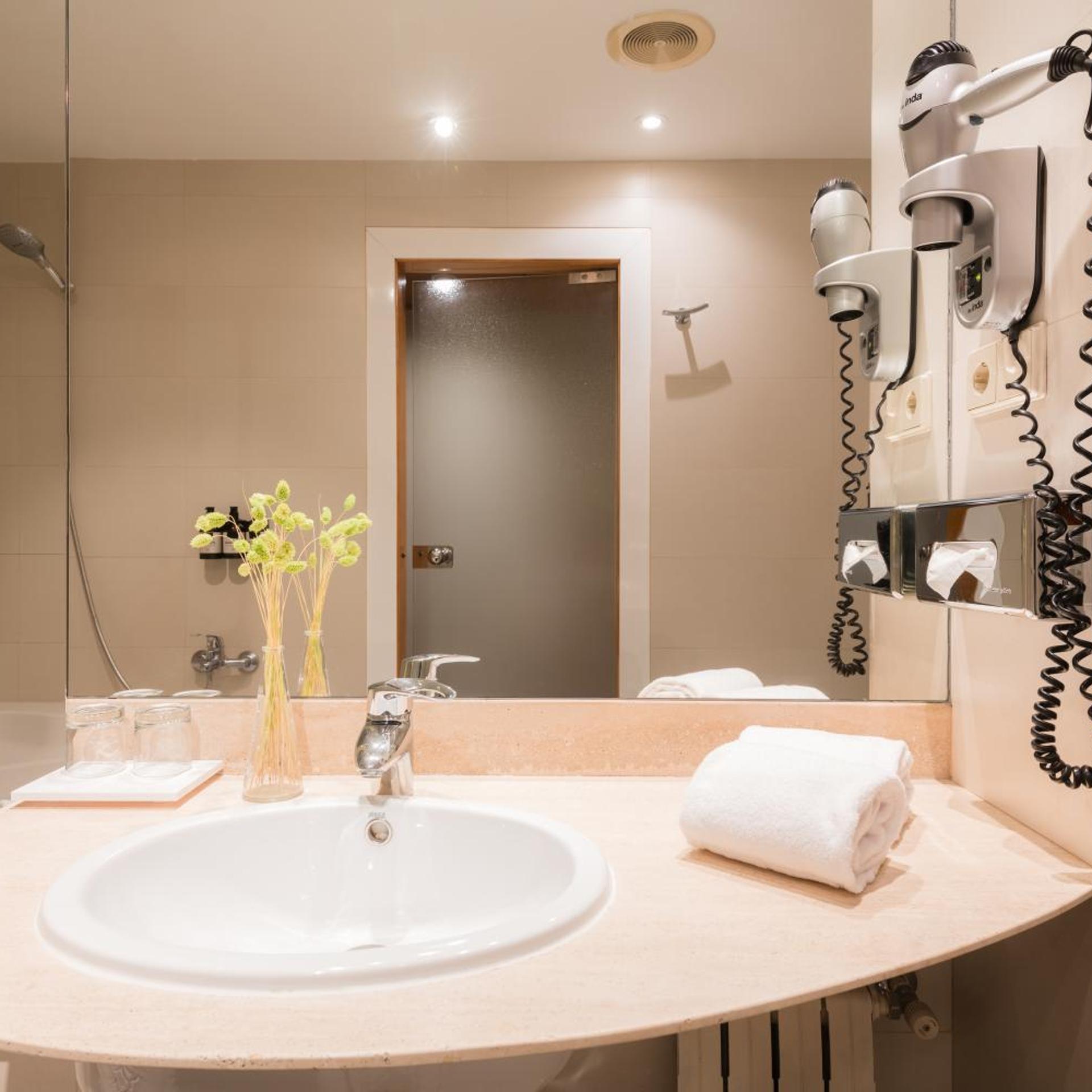 جناح جونيور، Hotel Ciudad de Valladolid 9/10
