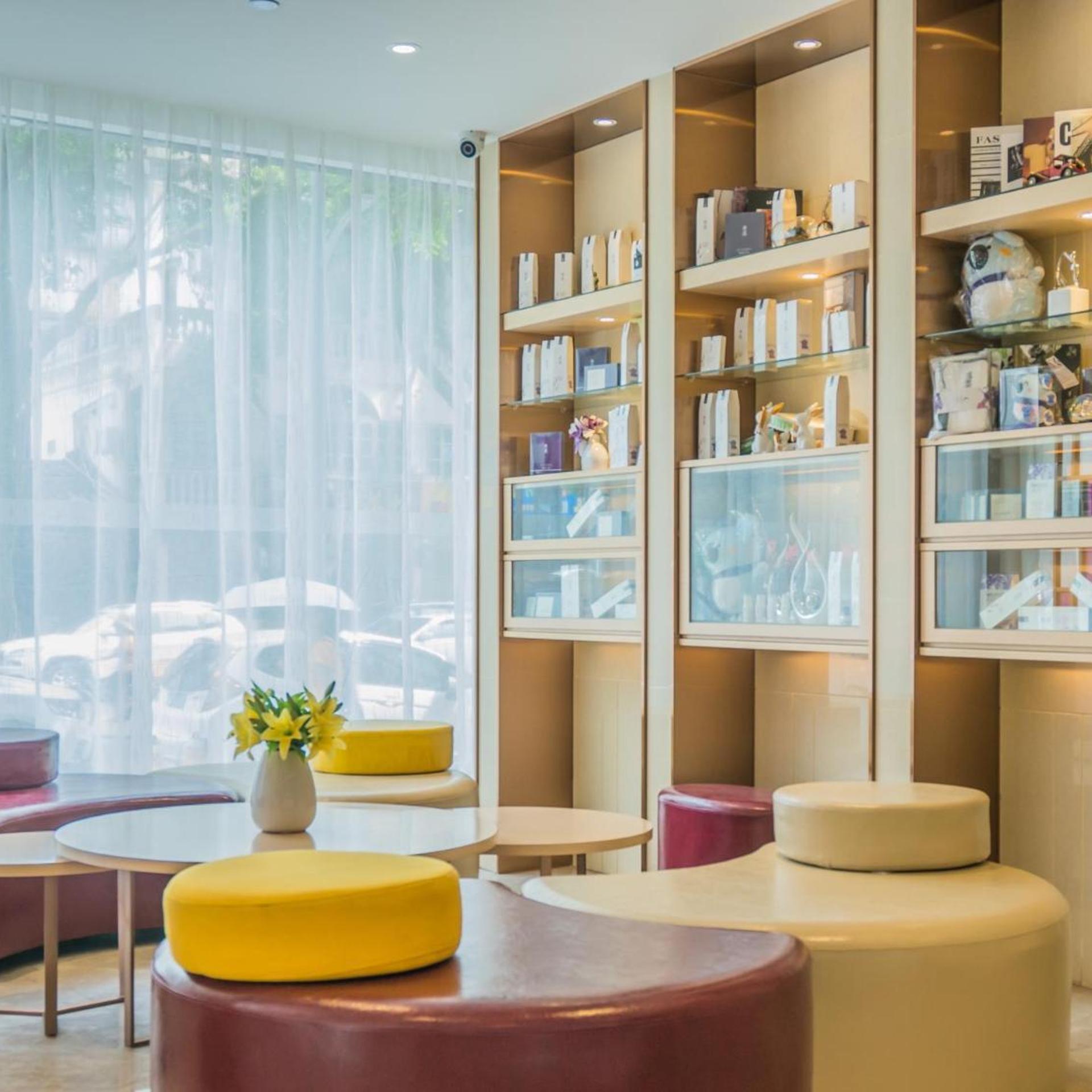 Lavande Hotel (Zhuhai Qinglv Middle Road) 28/39
