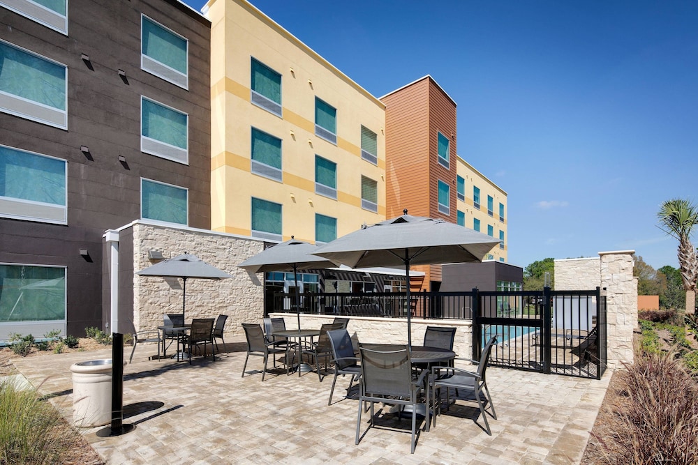 Fairfield Inn And Suites By Marriott Tampa Wesley Chapel 6/40