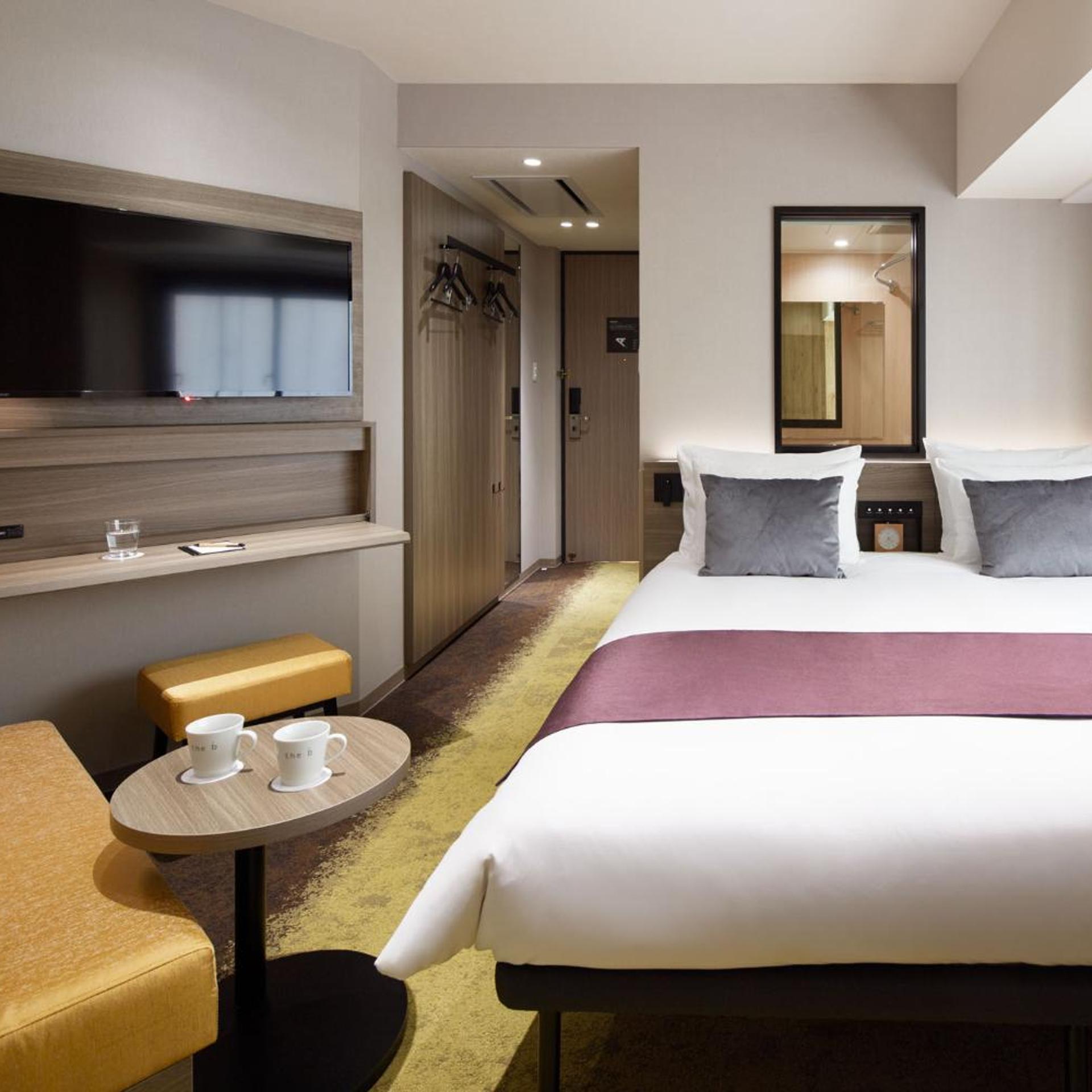 SUPERIOR, KING BED